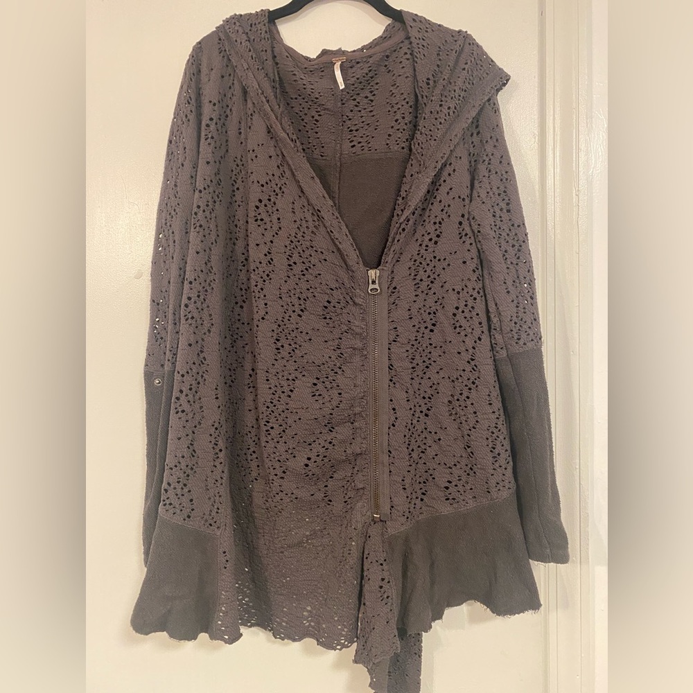 Free People Gray Eyelet Hooded Long Sleeve Cardigan, Media Gray - Size Medium